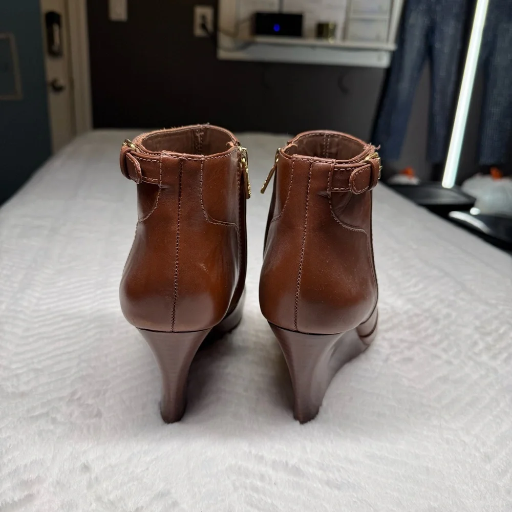 Tory Burch Brown Leather Wedge Ankle Boots – Size 9